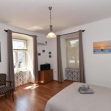 Stross Apartment *